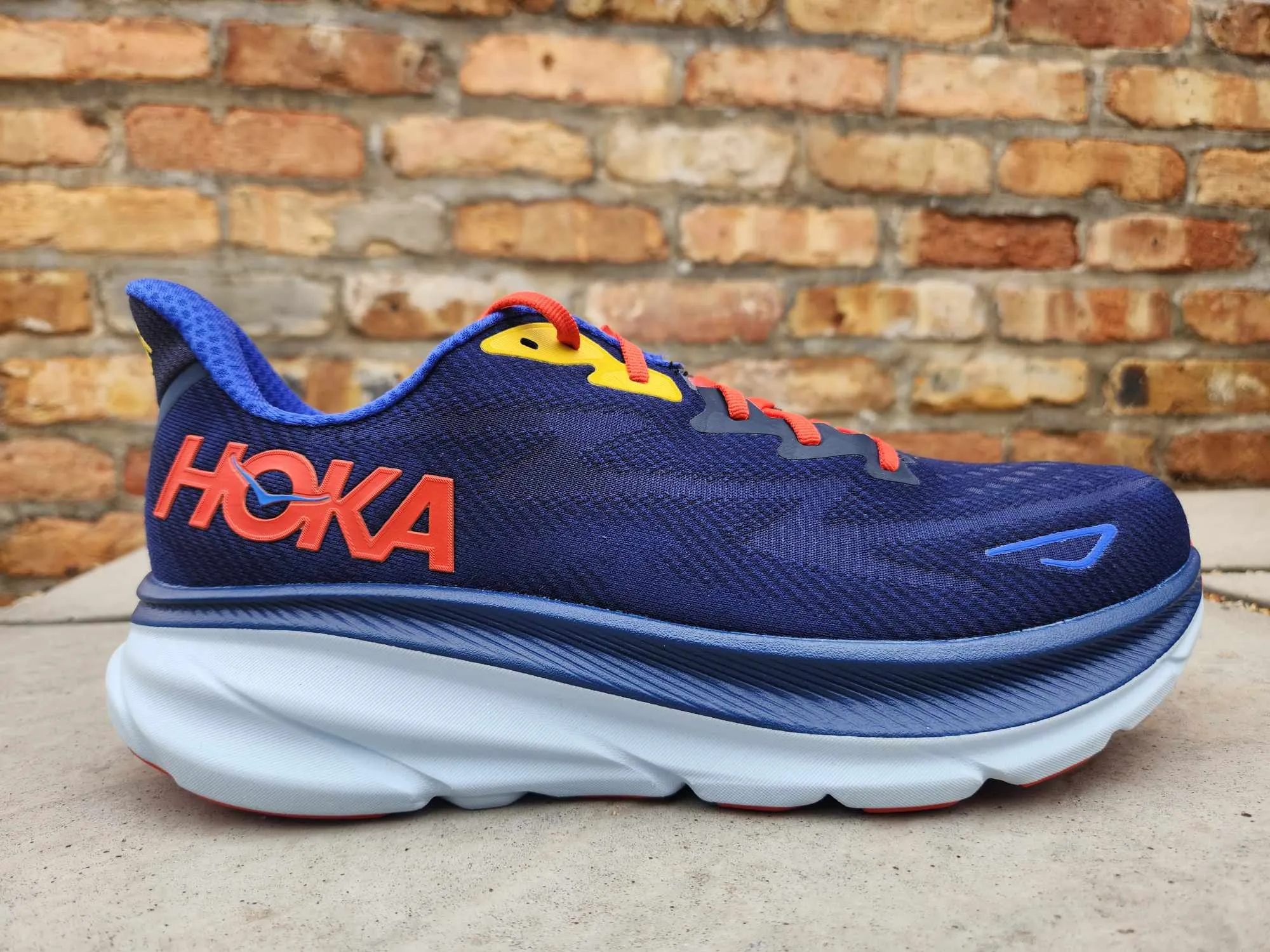 Hoka M Clifton 9