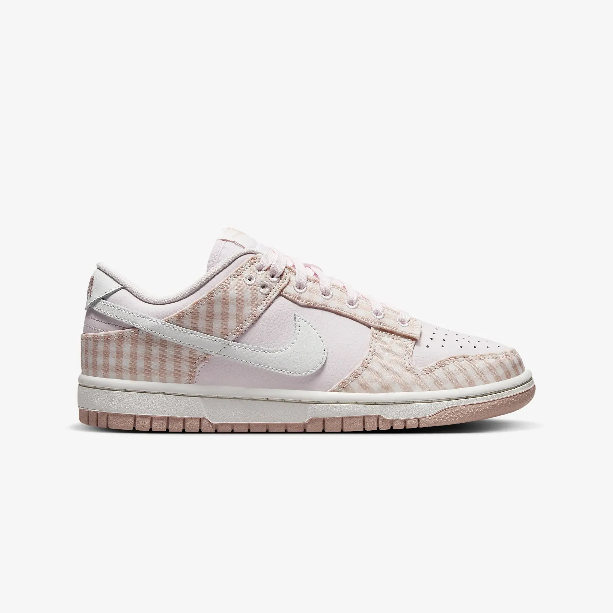 Nike | WMN'S DUNK LOW  { PEARL PINK/SUMMIT WHITE-PINK OXFORD