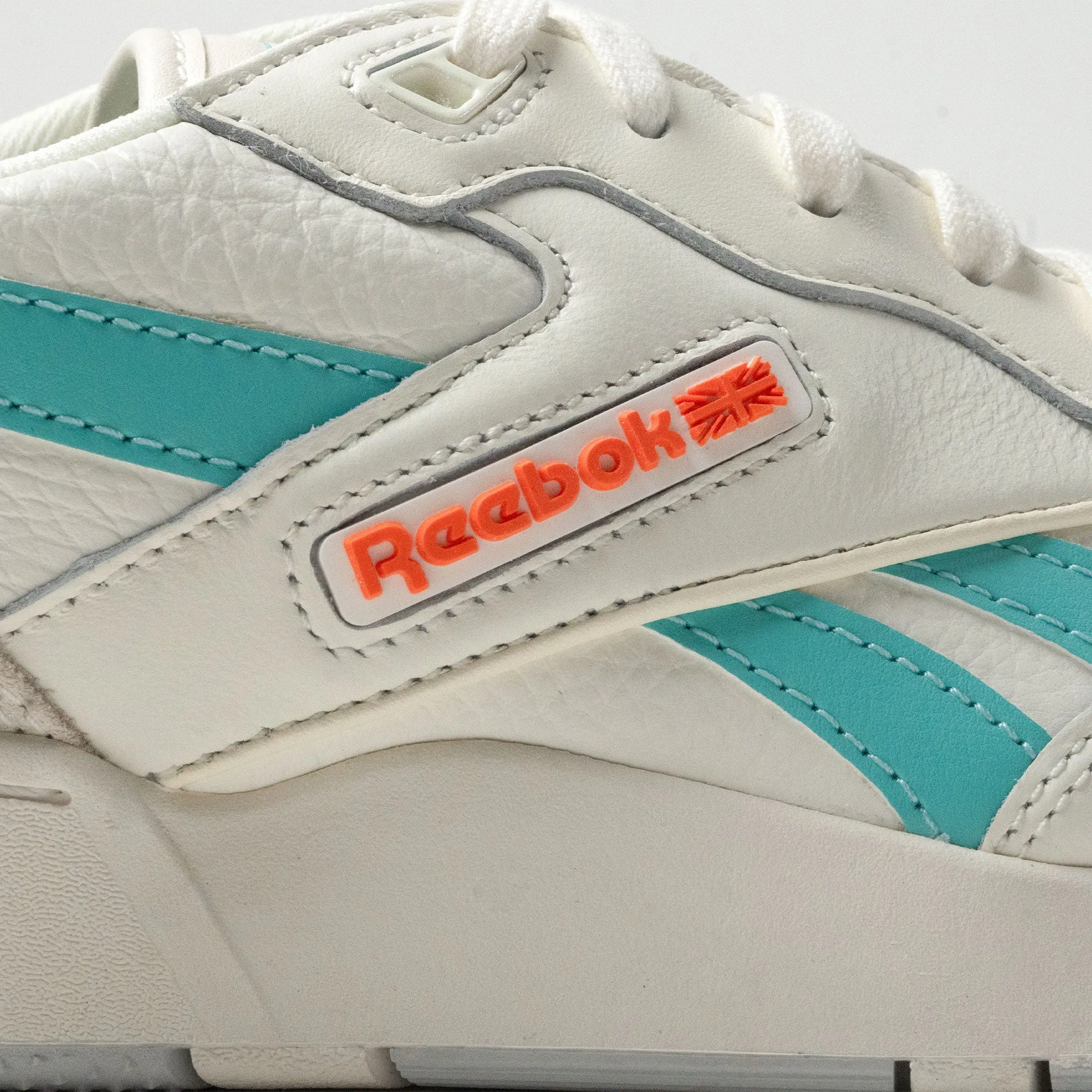 Reebok | BB 4000 II  { WHITE/BLUE