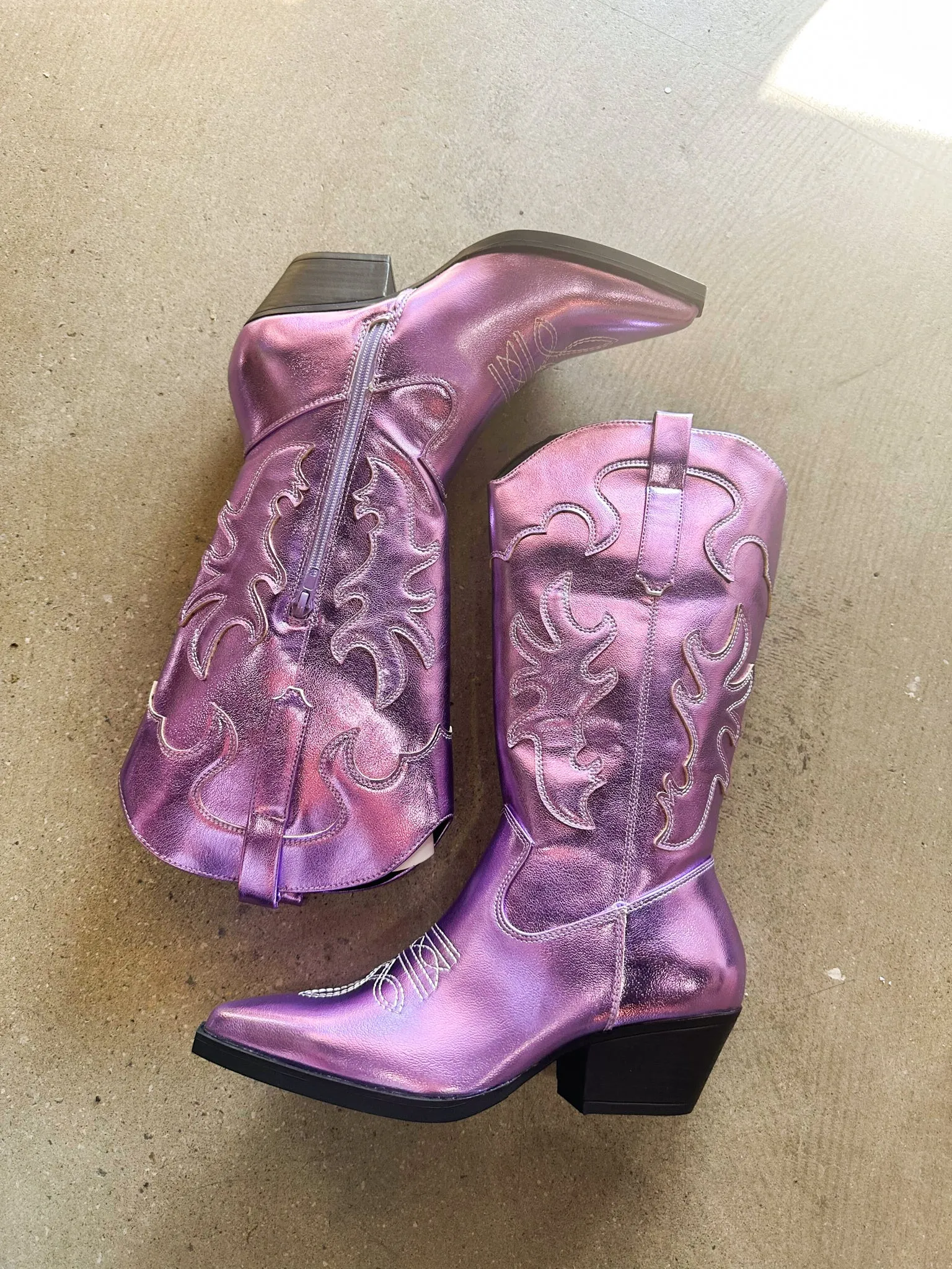 Space Cowgirl Boots - Lavender