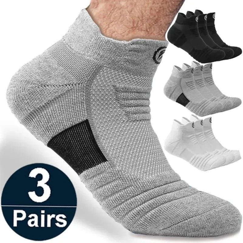 Ultimate Grip Athletic Cotton Socks for Soccer & Basketball: Stay Fresh & Stable