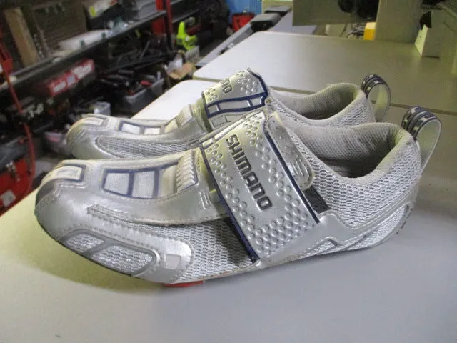 Used Shimano Cycling Shoes w/ Clips Size 41.5